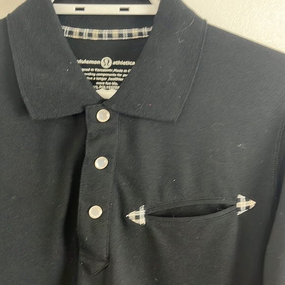 Lululemon Men’s Black Polo Golf Shirt w/ Pearl Buttons - Picture 3 of 7